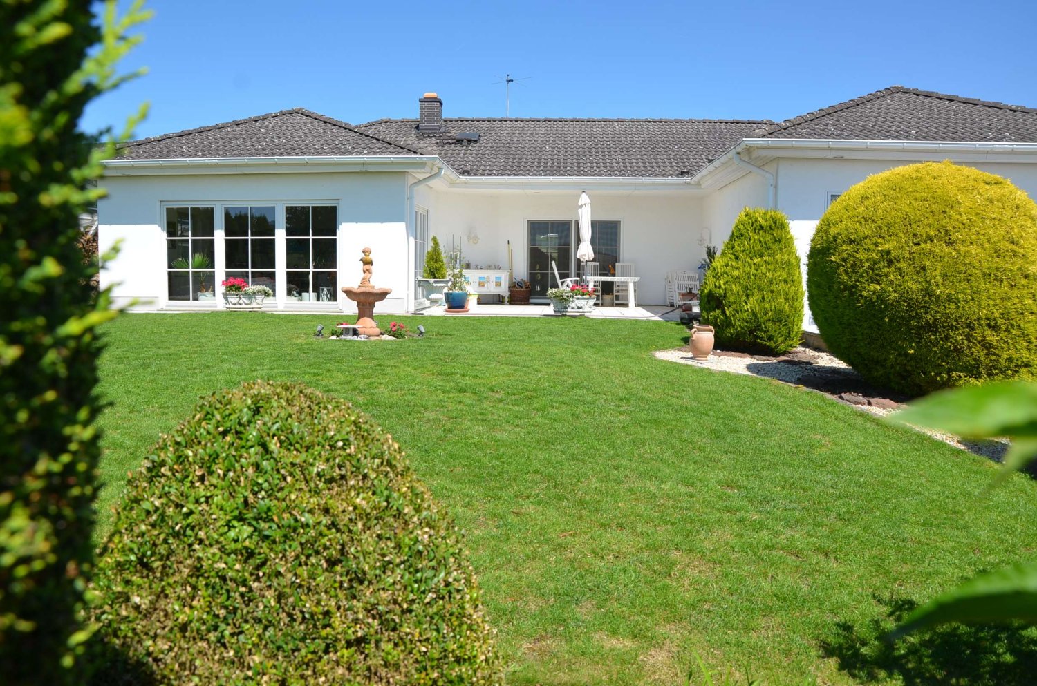 Bungalow de 3 dormitorios en Miltenberg, Germany No. 142820