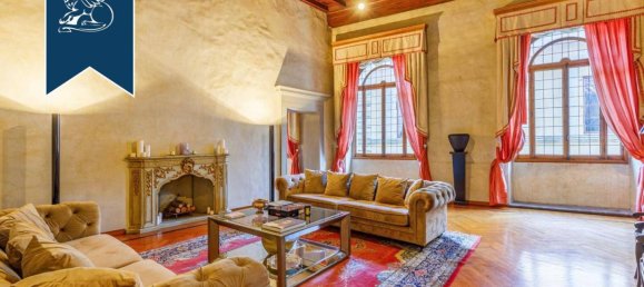 5 bedrooms Penthouse in Florence, Italy No. 175945 2