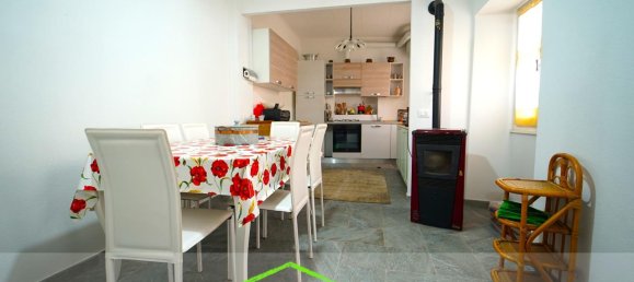 Casa de 8 habitaciónes en Lorsica, Italy No. 178758 9