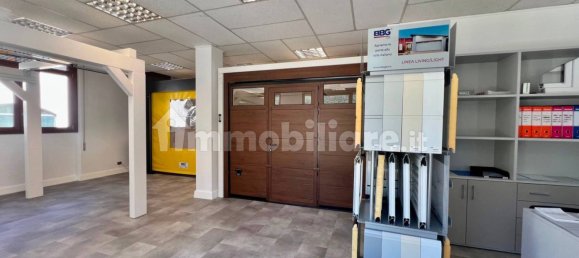 Коммерческая недвижимость с 2 комнатами в Сондрио, Италия № 361442 5