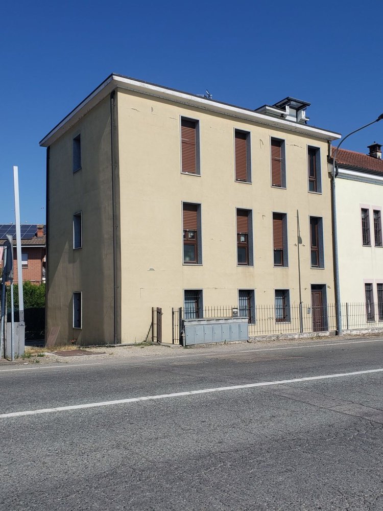 3غرفة شقة في Casalgrasso, Italy رقم 298448