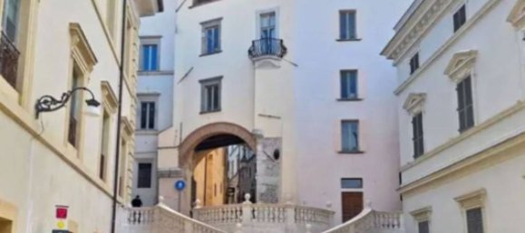 952m² Office in Spoleto, Italy No. 357565 13