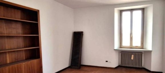 952m² Office in Spoleto, Italy No. 357565 11