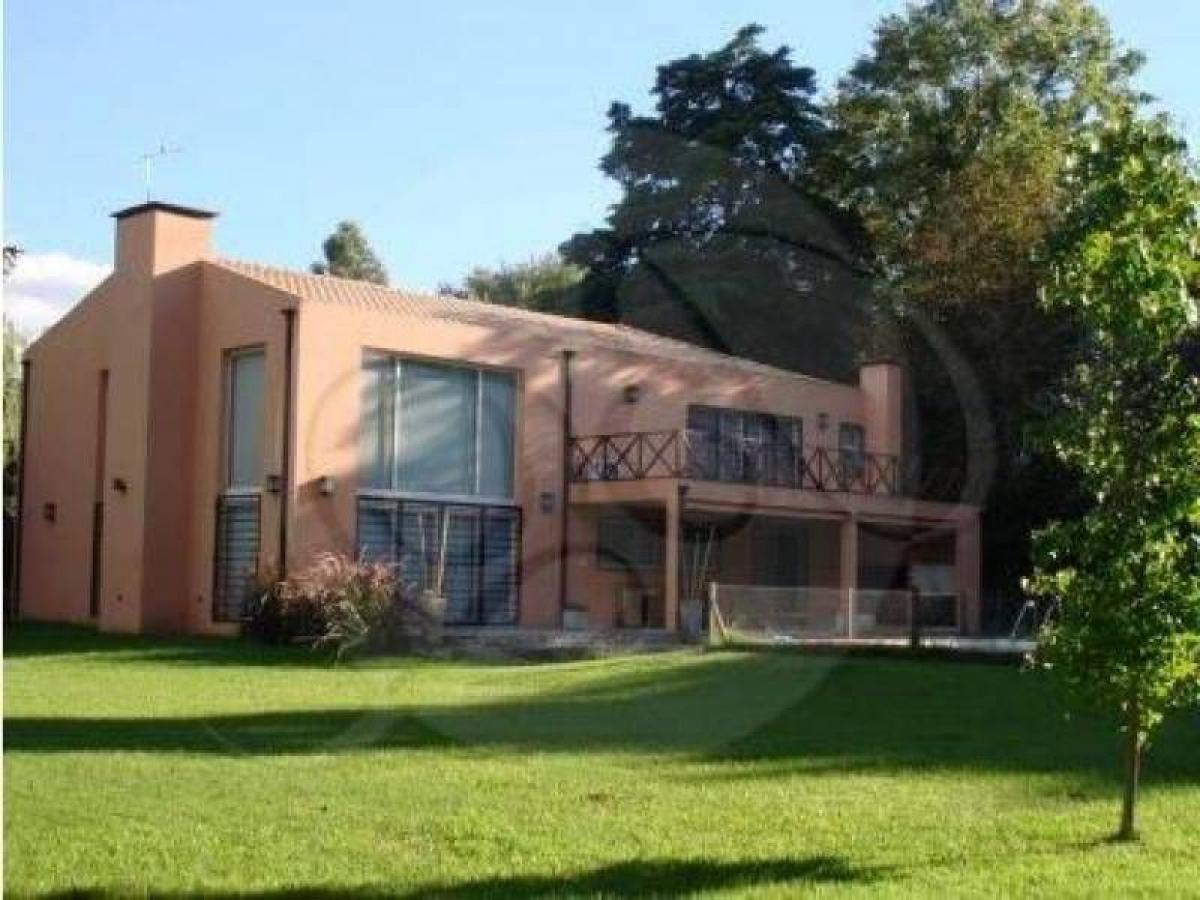 3 bedrooms House in Escobar, Argentina No. 97151