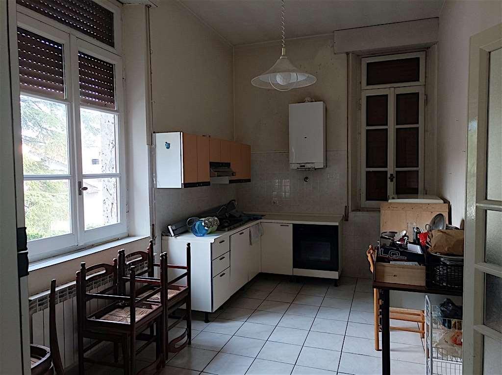 3-salle Appartement à Ponte dell'Olio, Italy No. 165584