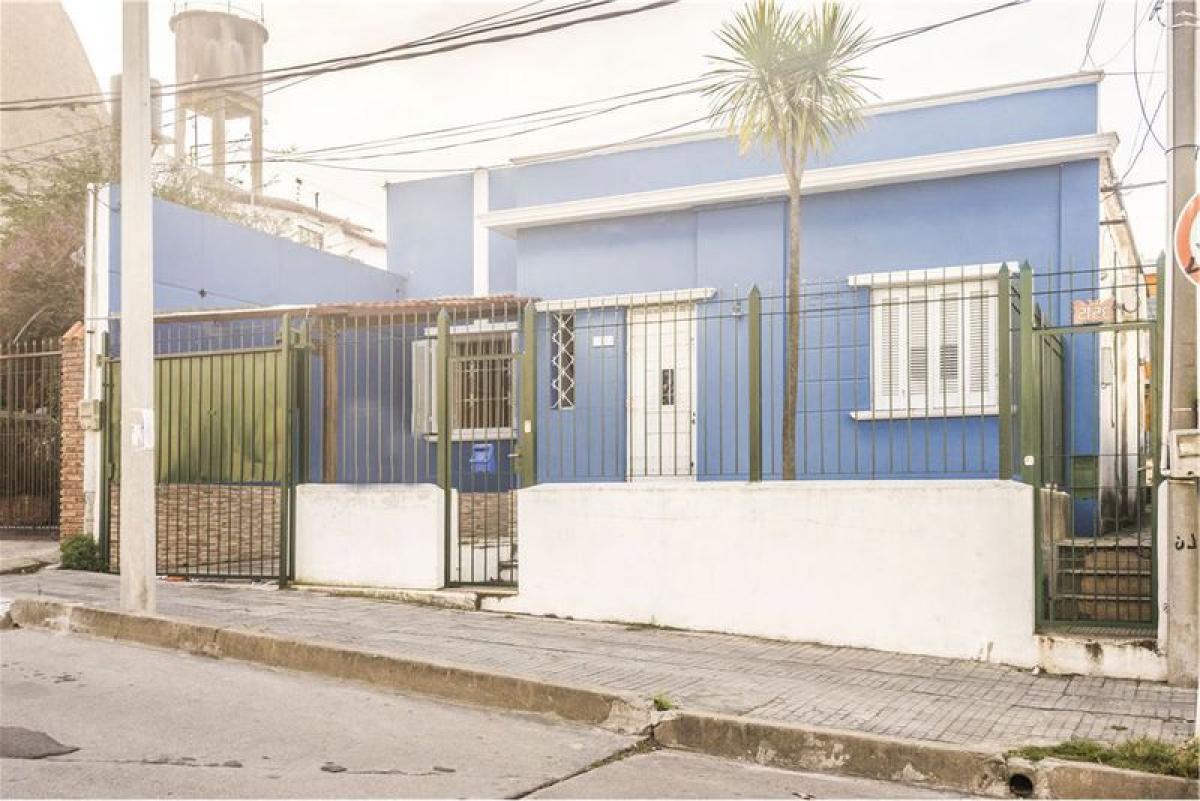 2 bedrooms House in Montevideo, Uruguay No. 2138