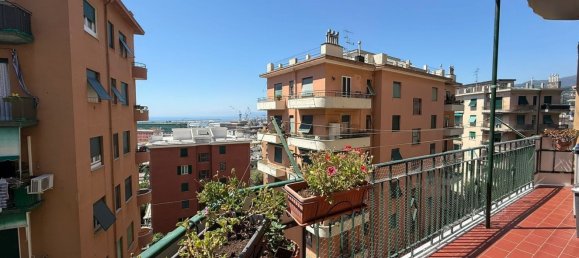 4 bedrooms Apartment in Genoa, Italy No. 339977 3