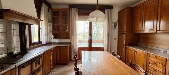 4 rooms House in Riese Pio X, Italy No. 2297 5