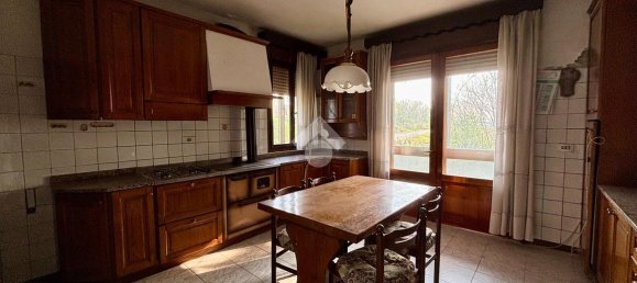 4 rooms House in Riese Pio X, Italy No. 2297 4