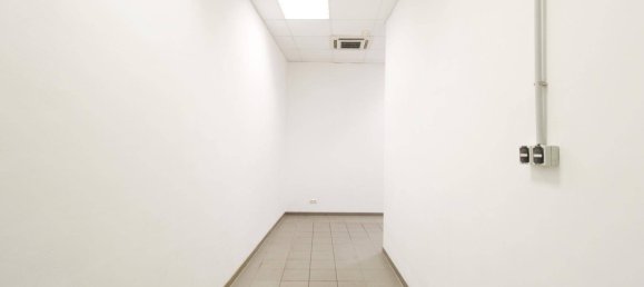 89m² Commercial property in Traun, Austria No. 138957 5