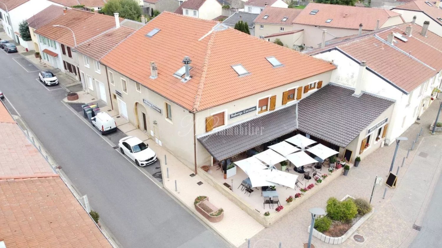 Propiedad comercial en Ay-sur-Moselle, France 200 m² No. 90573