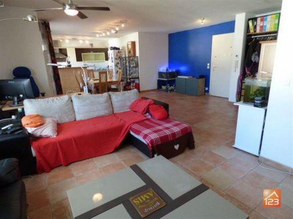 شقة 3 غرف نوم  في Le Haillan, France رقم 12573