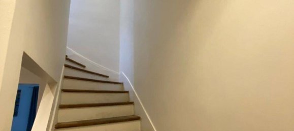 2 bedrooms House in Nanterre, France No. 331522 5