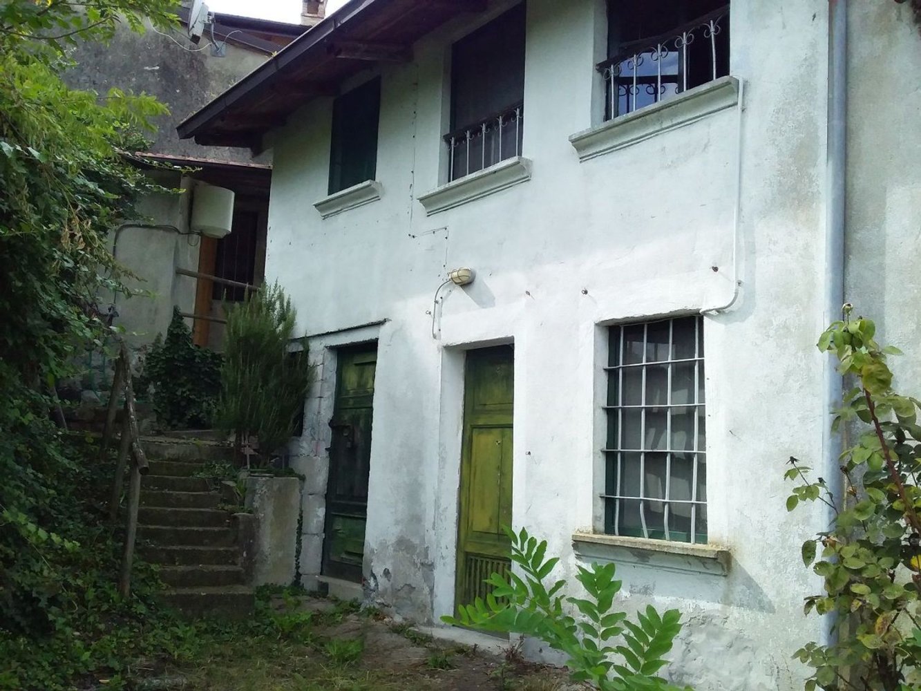 Дом с 4 комнатами в Коли, Италия № 157562