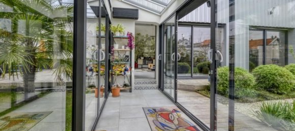 5 bedrooms House in Nantes, France No. 100899 7