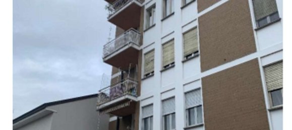 Studio in Turbigo, Italy No. 16825 3