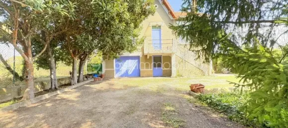 2 chambres Entrepôt à Avignon, France No. 316723 2