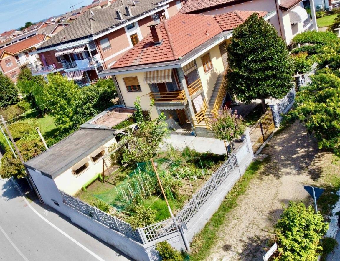 Вилла с 3 спальнями в Виново, Италия № 385014