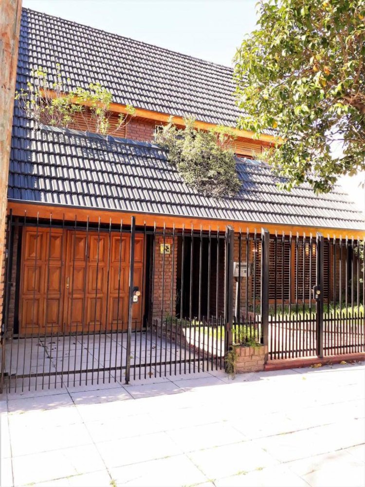3 bedrooms House in Vicente Lopez, Argentina No. 61242