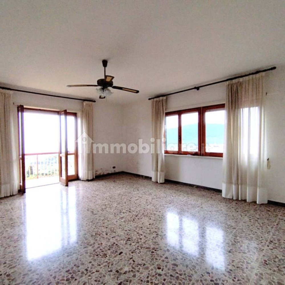 Ático de 4 dormitorios en Formia, Italy No. 346362