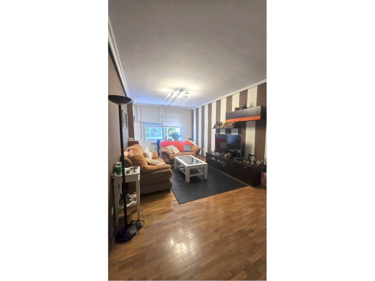 Apartamento de 3 dormitorios en Logroño, Spain No. 238774