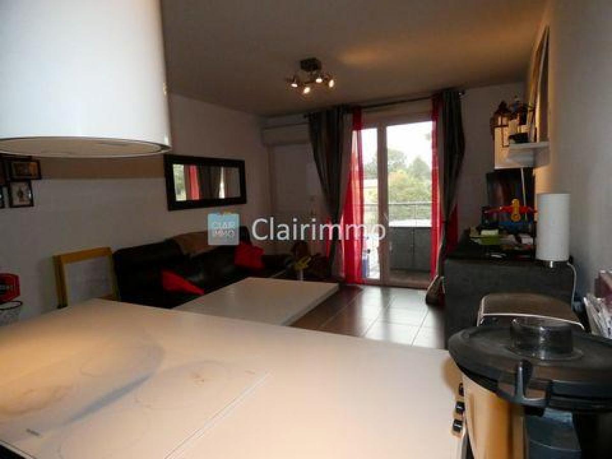 2 bedrooms Condo in Marseille, France No. 4369