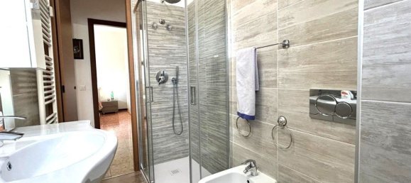 3 rooms Apartment in Vedano Olona, Italy No. 74872 9