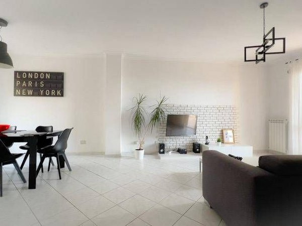 8-salle Villa à Trivigliano, Italy No. 223972