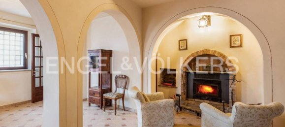 Замки и поместья с 7 спальнями в Лерма, Италия № 126694 2