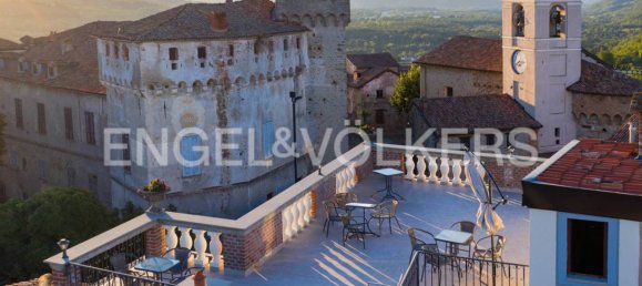 Замки и поместья с 7 спальнями в Лерма, Италия № 126694 9