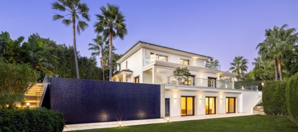 5 bedrooms Villa in Marbella, Spain No. 115104 6