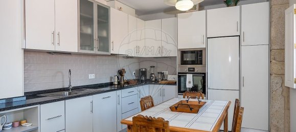 Bâtiment à Vila Nova de Gaia, Portugal 405m² No. 55943 8