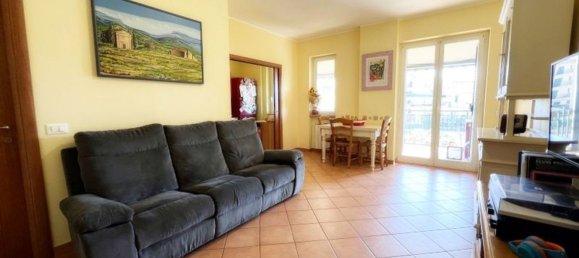 Apartamento de 6 divisões em Fondi, Italy N.º 3028 7