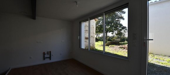 3 bedrooms House in Le Pallet, France No. 98320 7