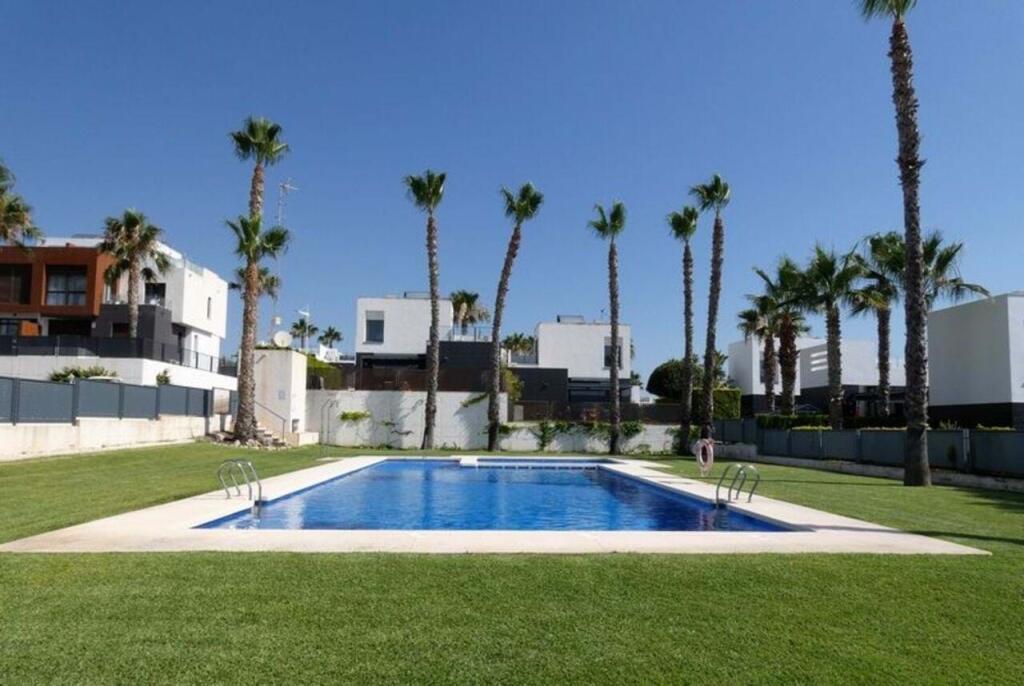 2 bedrooms Bungalow in Algorfa, Spain No. 205530