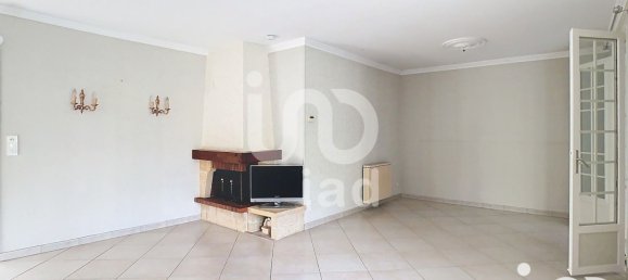 3 bedrooms House in Fere-Champenoise, France No. 38634 17