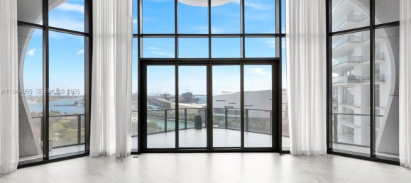 6 dormitorios propiedad comercial en venta en Miami, Miami-Dade, Florida, USA № 614995 23