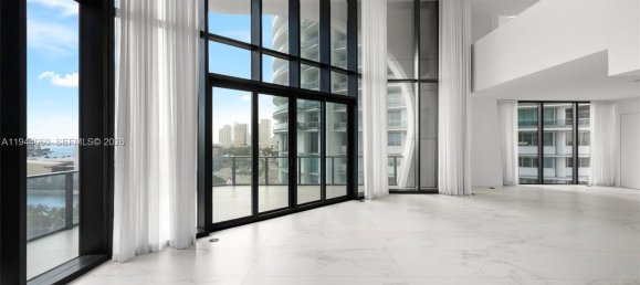 6 dormitorios propiedad comercial en venta en Miami, Miami-Dade, Florida, USA № 614995 19