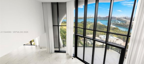 6 dormitorios propiedad comercial en venta en Miami, Miami-Dade, Florida, USA № 614995 18
