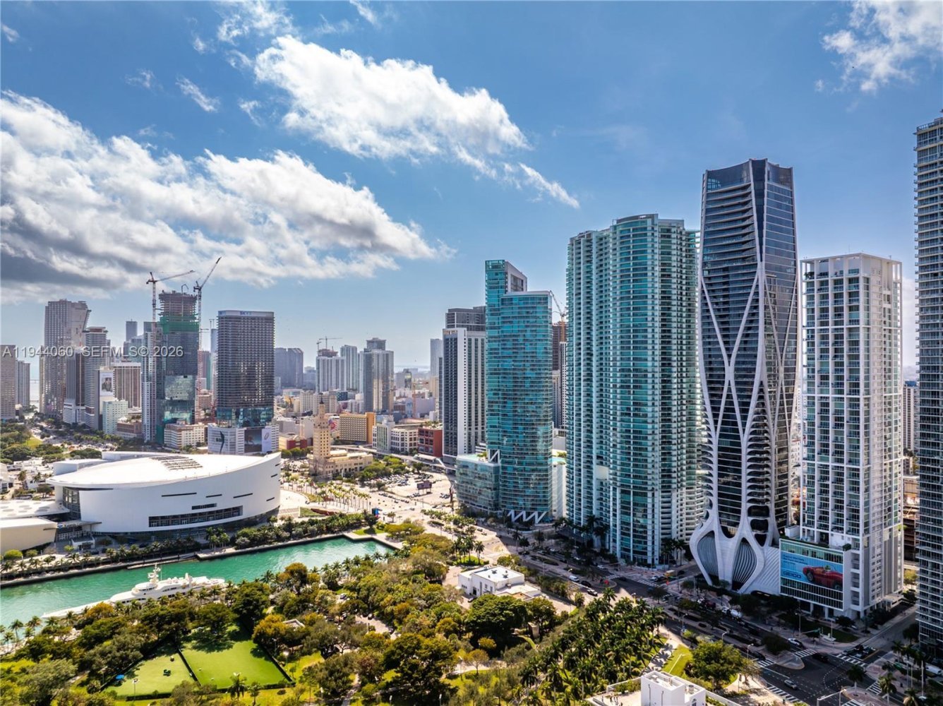 6 dormitorios propiedad comercial en venta en Miami, Miami-Dade, Florida, USA № 614995