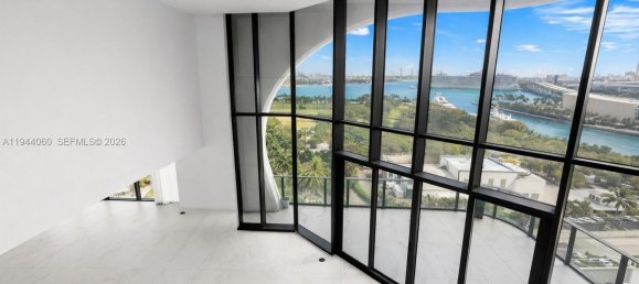 6 dormitorios propiedad comercial en venta en Miami, Miami-Dade, Florida, USA № 614995 21