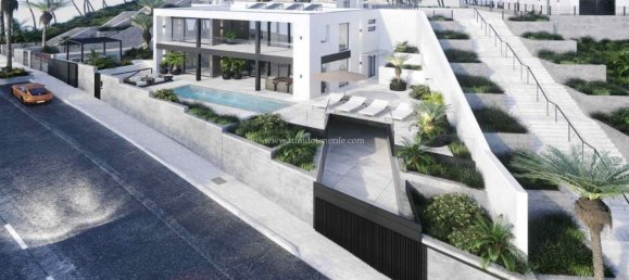 5 bedrooms Villa in San Eugenio, Spain No. 3671 3