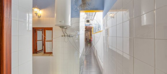 135m² Commercial property in Cartaxo, Portugal No. 76096 21