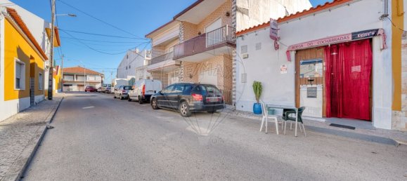 135m² Commercial property in Cartaxo, Portugal No. 76096 32