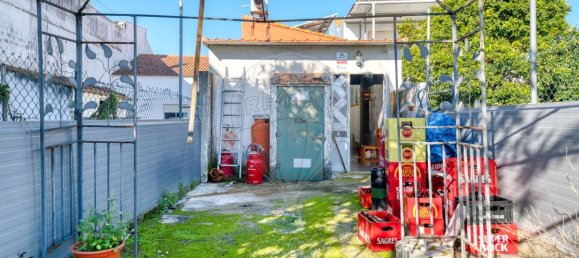 135m² Commercial property in Cartaxo, Portugal No. 76096 20