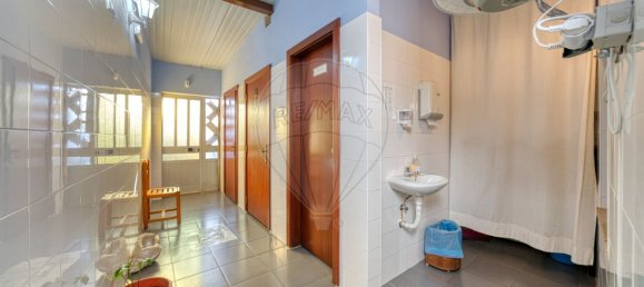 135m² Commercial property in Cartaxo, Portugal No. 76096 13