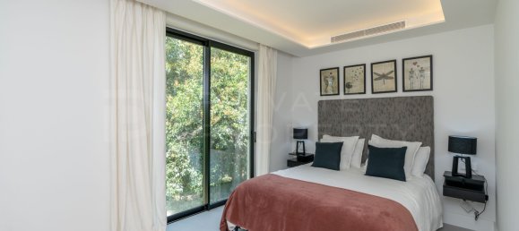 5 bedrooms Villa in Marbella, Spain No. 35613 14