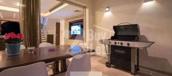 6 bedrooms Villa in Paphos, Cyprus No. 19788 3