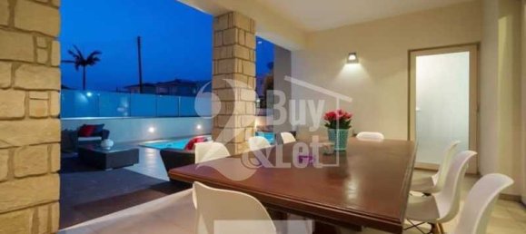 6 bedrooms Villa in Paphos, Cyprus No. 19788 12