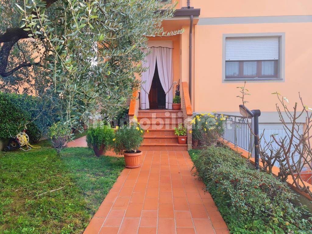 3 Schlafzimmer Villa in Capannori, Italy, Nr. 294429